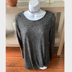 Max & Mia Cozy Long Sleeve Black Gray Animal Print Twist Front Top Small